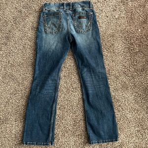 wrangler bootcut jeans. size 11x32